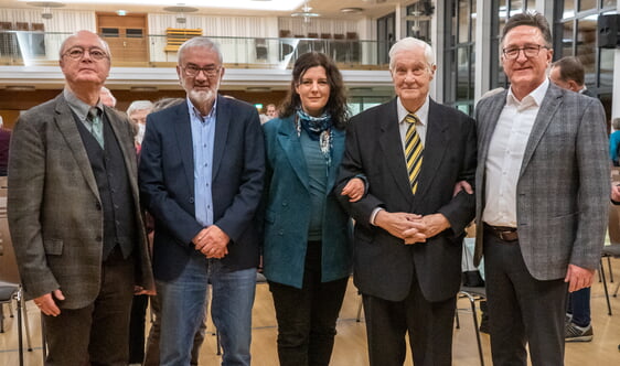 v.l.n.r. Dr. Heinz Risel, Ulrich Berger, Emily Risel, Dr. Otfried Kies, Bürgermeister Volker Schiek