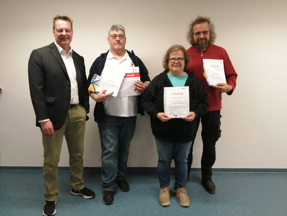 Vom Landesverband Baden Württemberg wurden für das außergewöhnliche Engagement (weit über 100 Einsatzstunden) im Rahmen der Pandemie Claudia Fritz-Detscher, Thomas Detscher und Michael Scherb geehrt.