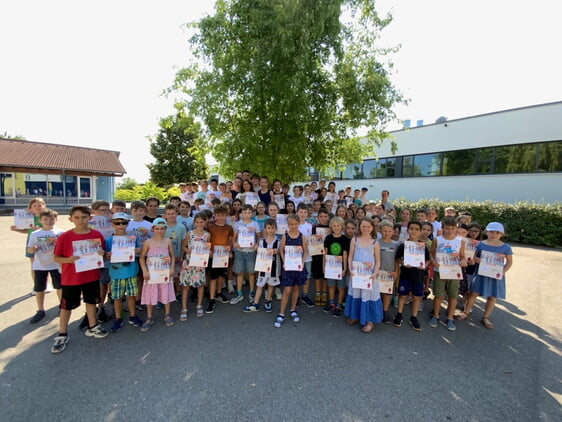 Die erfolgreichen Teilnehmer und die glücklichen Gewinner der Kurt-von-Marval-Schule Nordheim