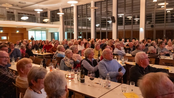 Rund 200 Gäste, die während des Jubiläumssommers ehrenamtlich im Einsatz waren, fanden sich zum Helferfest in der Festhalle ein.