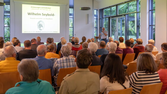 Rund 70 Zuhörer fanden sich in der vergangenen Woche zum Vortrag von Ulrich Berger anlässlich des 150. Todestag von Wilhelm Seybold ein.