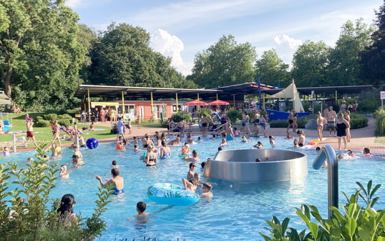 Bei heißem Sommerwetter lockte das Nordheimer Freibad in diesem Jahr wieder viele Badegäste an.