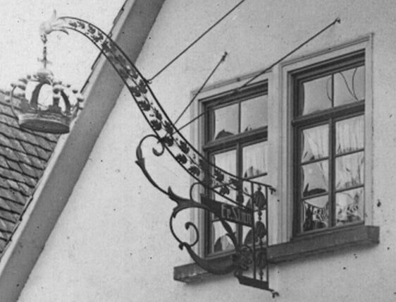 Wirtshausschild „Krone“ von Friedrich Sinn