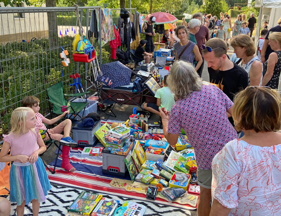 Der Kinderspielzeugflohmarkt.