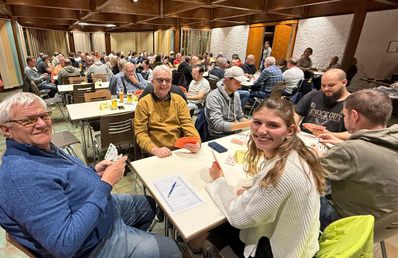Reizen, trumpfen, stechen und dann hoffentlich gewinnen, dafür spielt man Preisbinokel