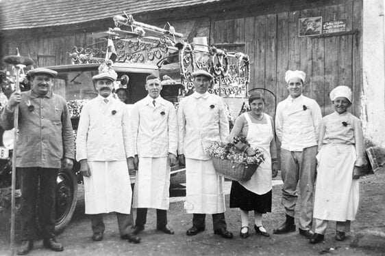 M&uuml;ller und B&auml;cker am 1.10.1933 von links: August Haldenwang, Wilhelm Eberbach, August v. Olnh, Friedrich Sinn, Martha M&ouml;ssinger, Alfred Bachmann, Fritz Feuchtenbeiner