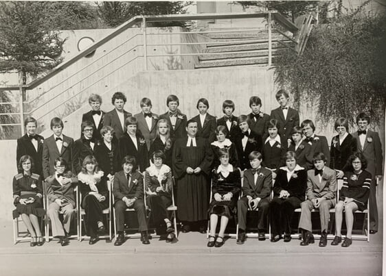 Konfirmandengruppe II mit Pfarrer Rudolf Eberle &ndash; 14.04.1976