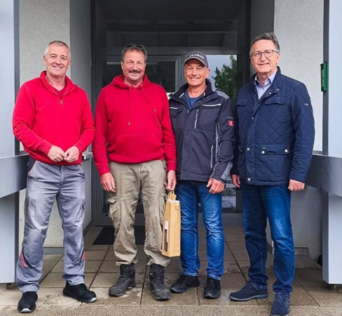 Personalratsvorsitzender Jo Pearson, Klaus Plieninger, Bauhofleiter Ulrich Zimmermann und BM Volker Schiek