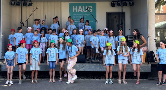 Chor der Grundschule Nordhausen beim Familienfest