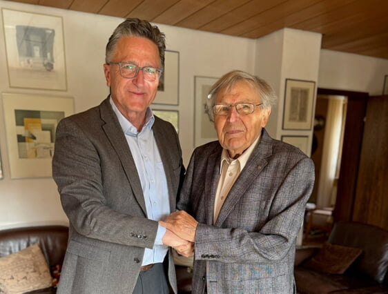 Herzliche Gratulation an Hans Bastian zum 100. Geburtstag
