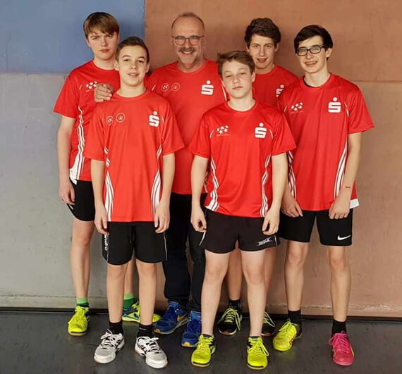 Tischtennis-Team der RSG mit Betreuer Gerhard Czorny